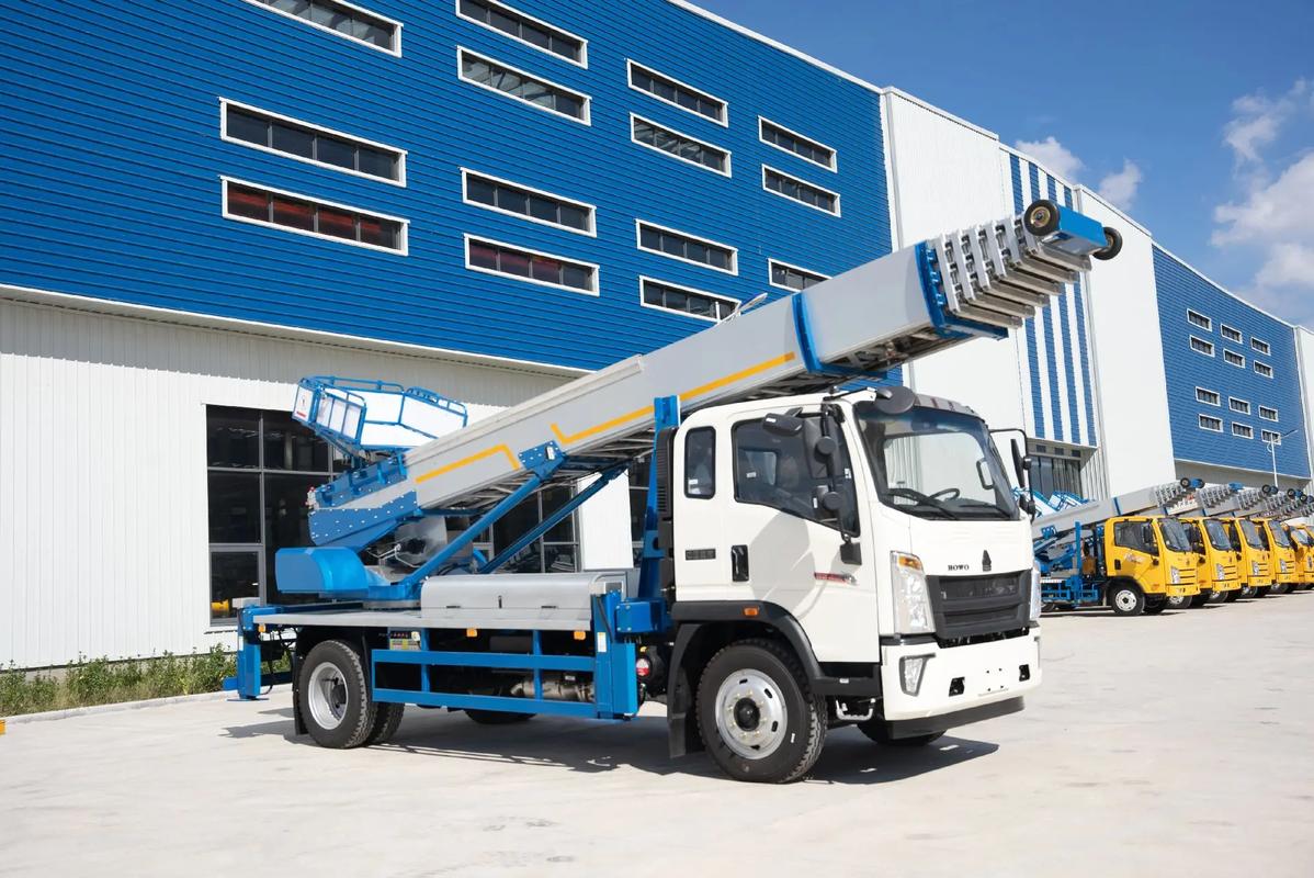 闽清县出租云梯车高空作业车 建筑垃圾搬运